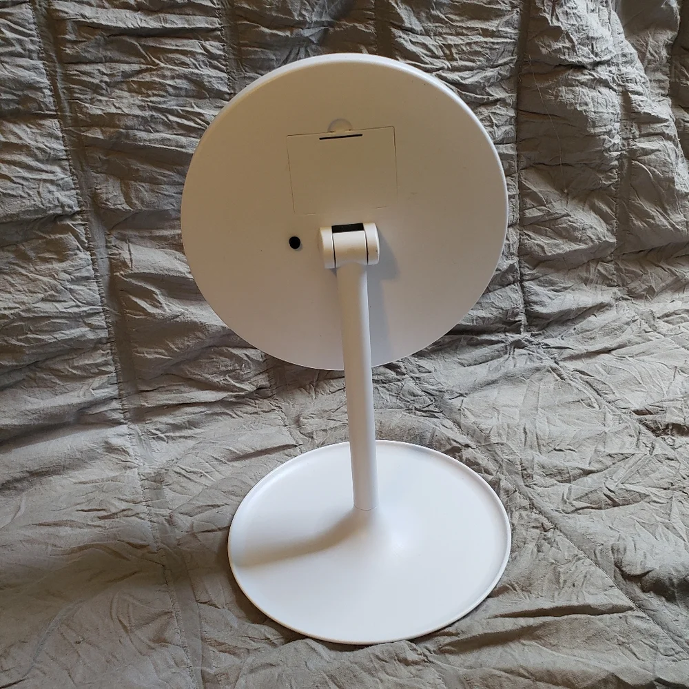 Circular White 120° LED Vanity Mirror Collapsible Untested
